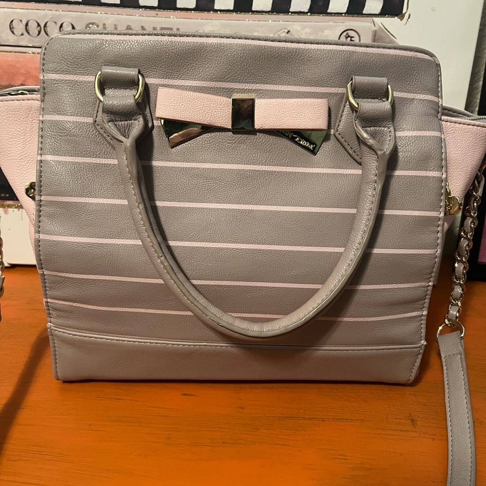 EUC Betsey Johnson Bag w/ Crossbody Strap